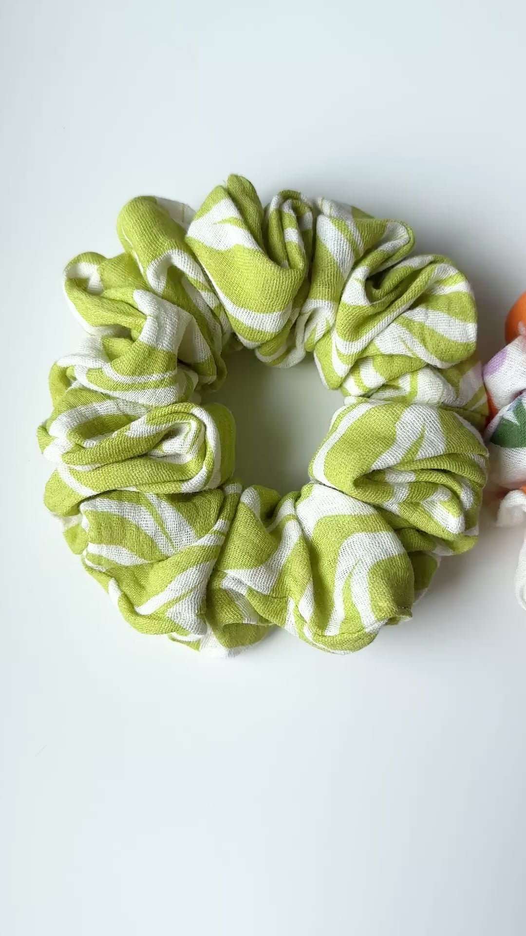 Weiches Musselin-Scrunchie
